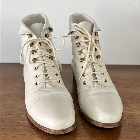 Nine West vintage women's Cream Lace-Up Ankle Boots - Picture 2 of 15